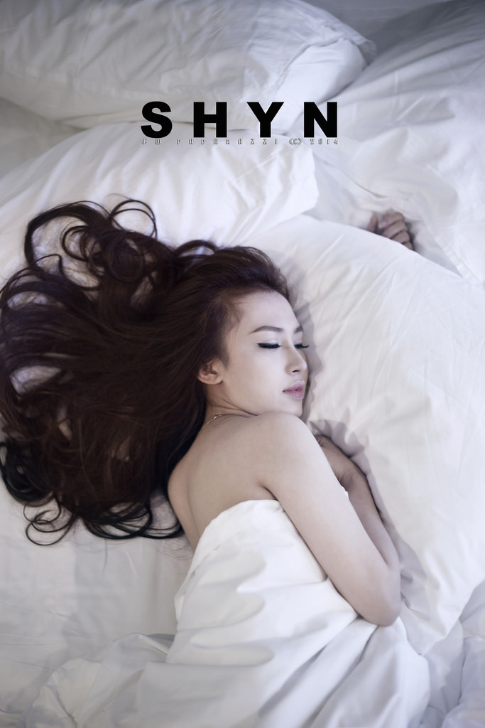 苍月女奥特曼被揉出液体